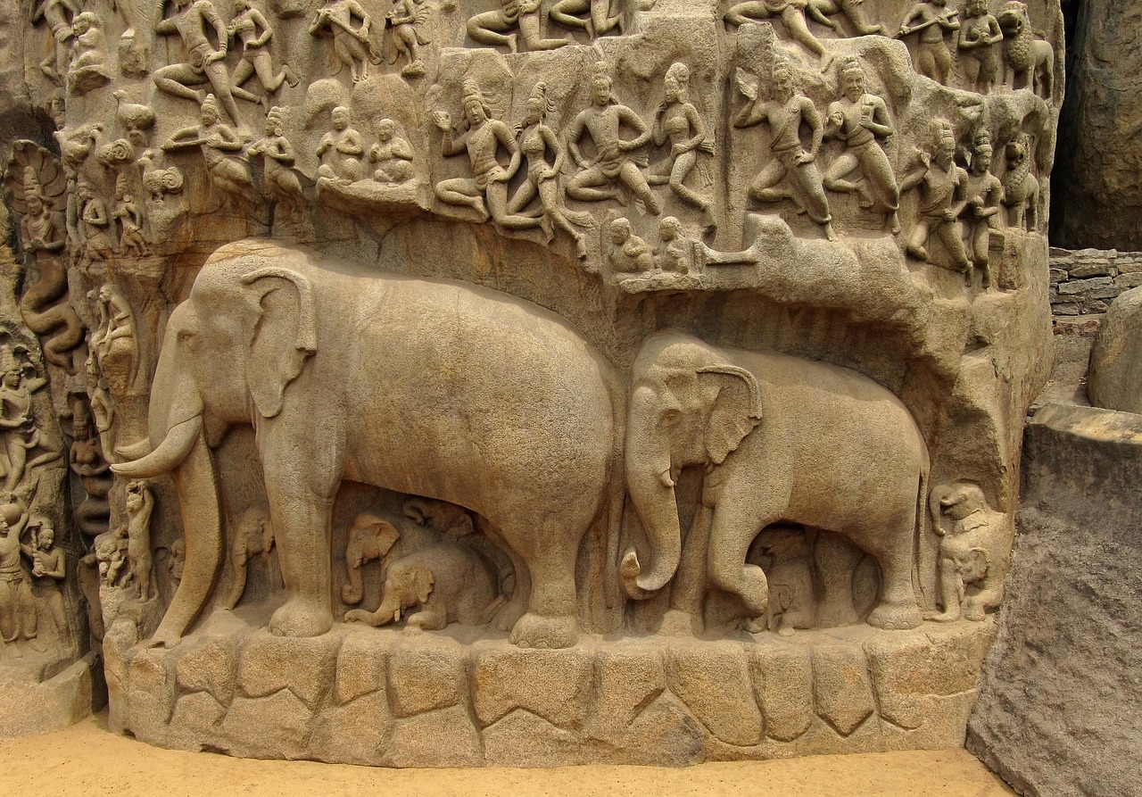 elephants-573776_1280